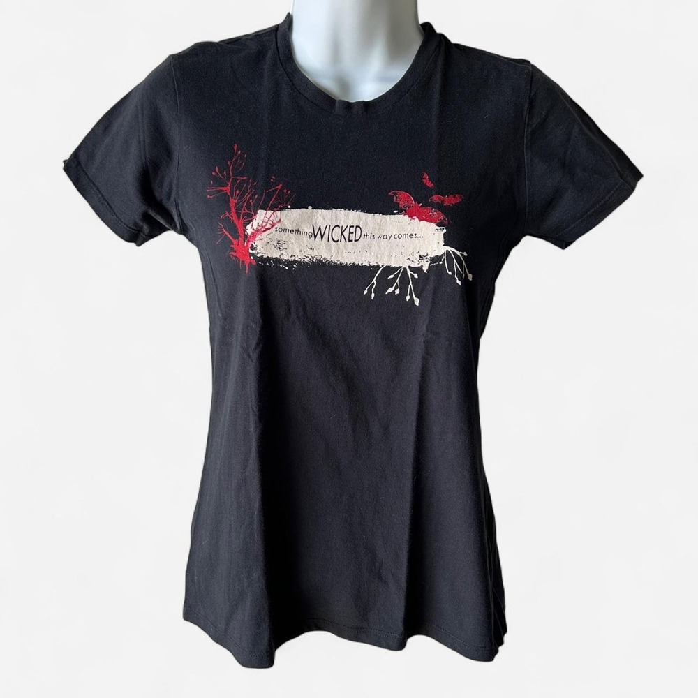 Shakespeare's Globe Theatre Macbeth - Something Wicked T-shirt - Size: Small